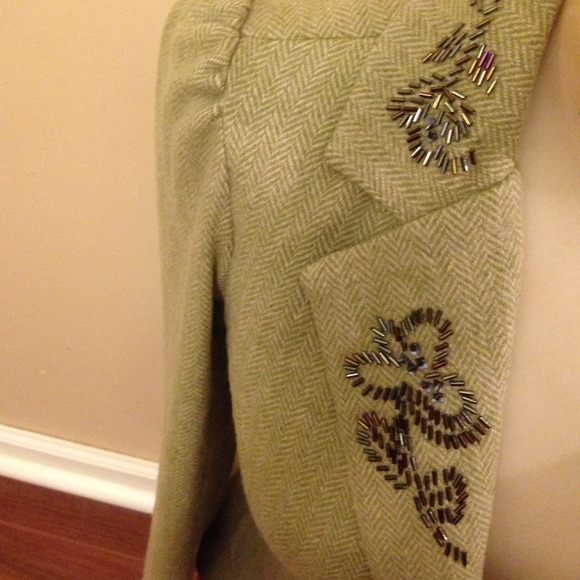 Sage Herringbone blazer with accented lapel - Picture 4 of 4