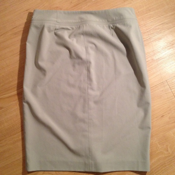 🏁DONATED🏁 {The Limited} skirt with front vent - Picture 2 of 4