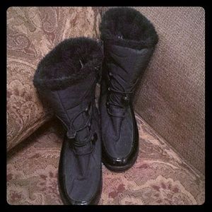 COZY & CUTE ALL WEATHER black boots