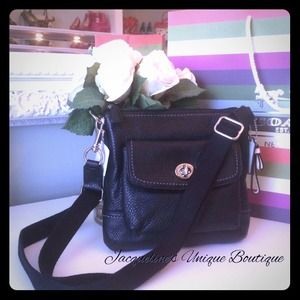 💰SOLD💰 COACH  BLACK LEATHER SWINGPACK CROSSBODY