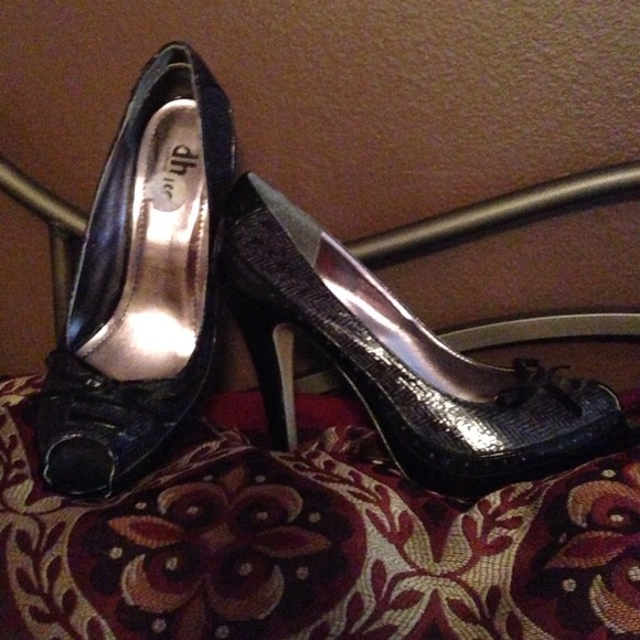 Black and grey heals