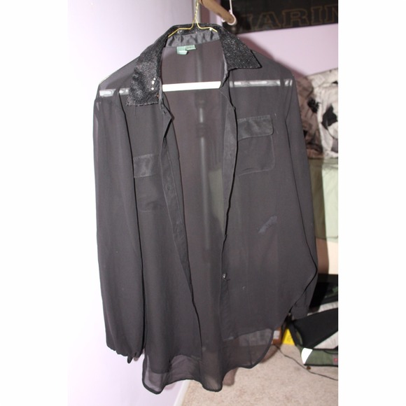 Button down shirt - Picture 1 of 4