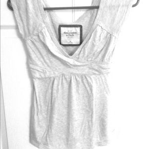 Abercrombie & Fitch gray tee