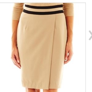Casual or business attire wrap skirt