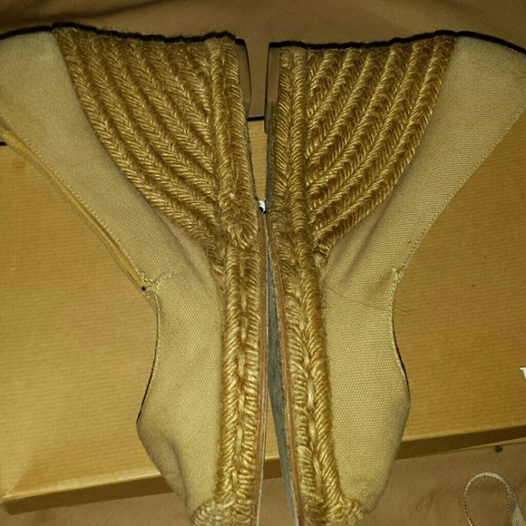 Christian louboutin Formentera espadrille!!! Taupe - Picture 3 of 4