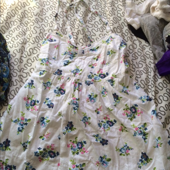White floral hollister dress