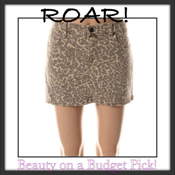 ELSE Mini Skirt in a Super Sexy Print!