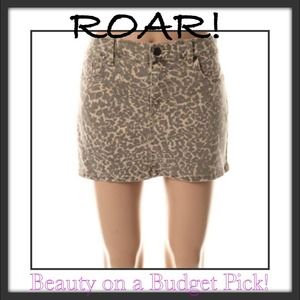 ELSE Mini Skirt in a Super Sexy Print!