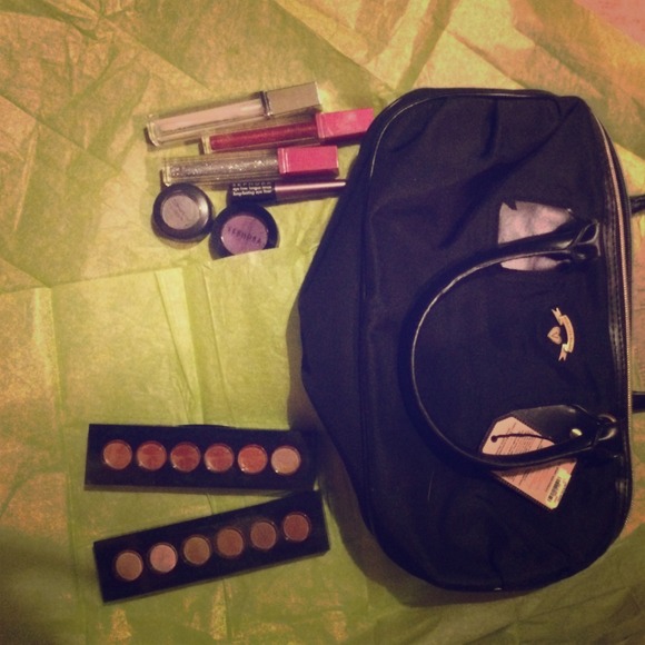 Makeup goodies