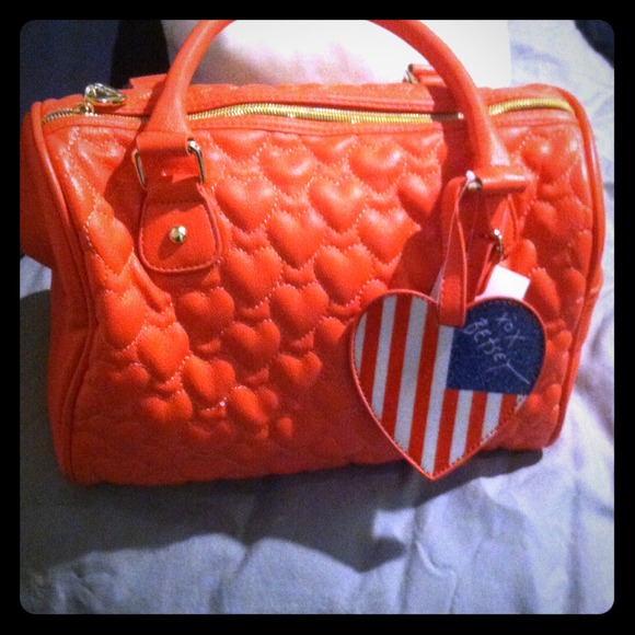 *PRICE FIRM* Betsey Johnson Heart Purse