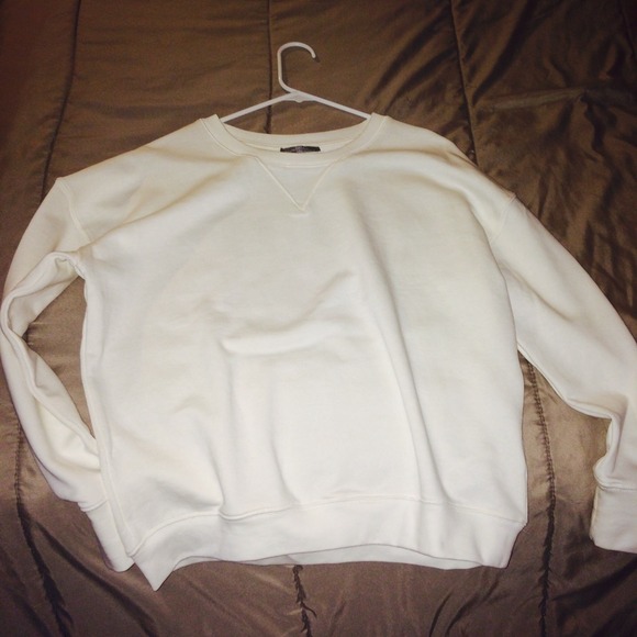 ZARA OVERSIZED CREWNECK