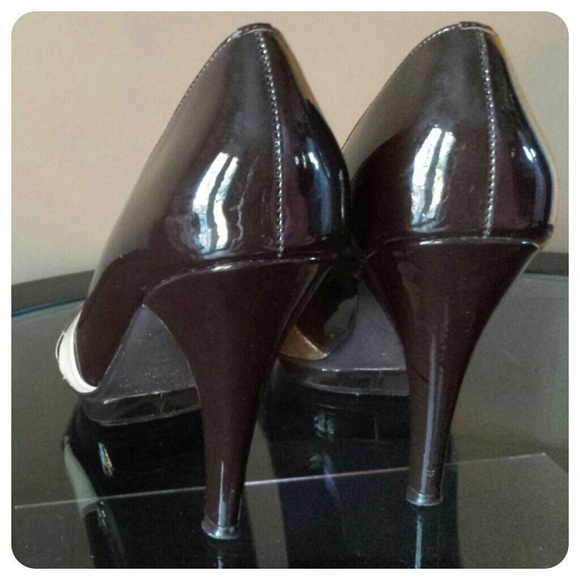 Gifted-Alfani Chocolate & Taupe Peep Toe Heels - Picture 3 of 3