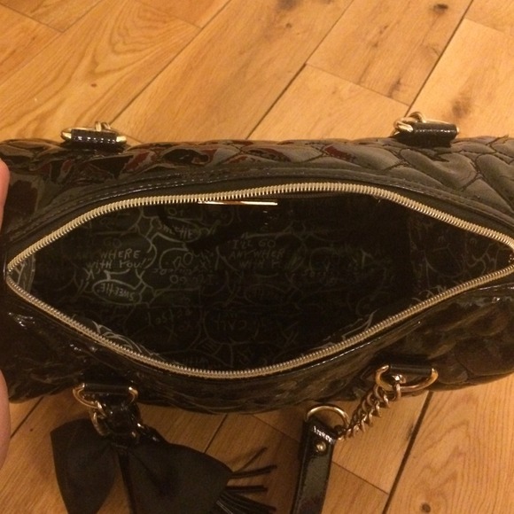 Betsey Johnson Black Heart Purse - Picture 3 of 3