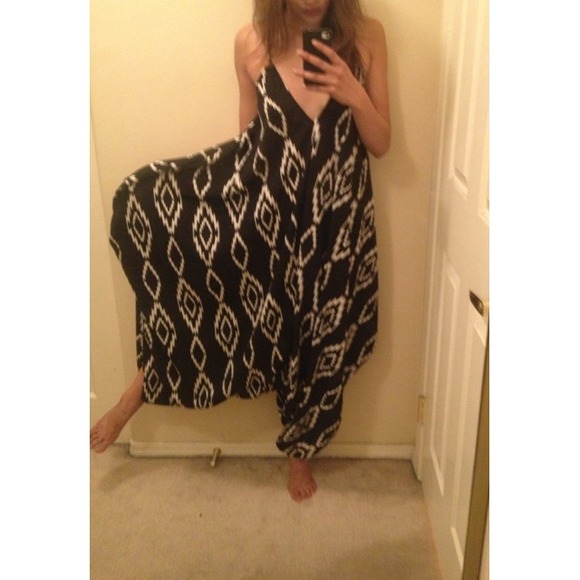 BUNDLED. Tribal Print Drop Crotch Playsuit. - Picture 2 of 2