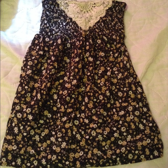 Dressy top! ✂️price cut✂️