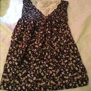 Dressy top! ✂️price cut✂️