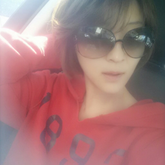 Must have it!!! 100% authentic Gucci sunglasses