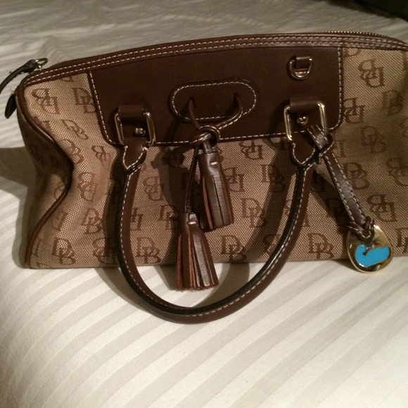 dooney and Burke handbag - Picture 2 of 4