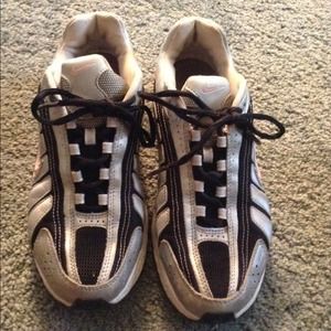 Nike tennis shoes