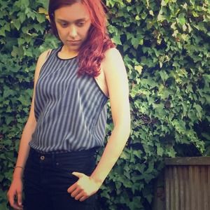 Sleek black/white/gray wavy striped blouse, NWOT