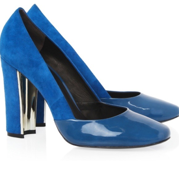SOLD!! 👠👢👡Pour La Victorie Pumps
