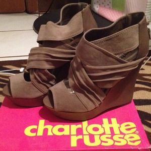 💕REDUCED💕Charlotte Russe Wedges