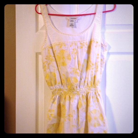 Studio m yellow and white sun dress