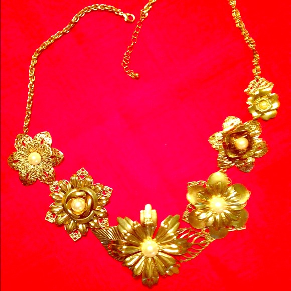 Gold vintage necklace
