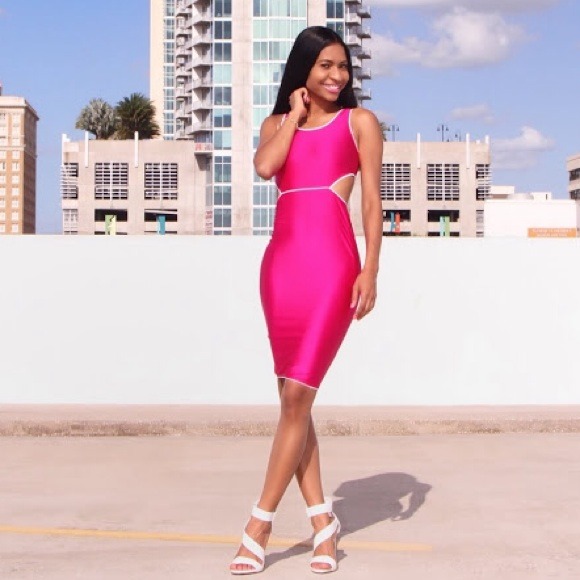 Pink bodycon dress