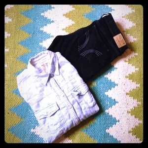 A button down A&F shirt & Hollister skinny jeans
