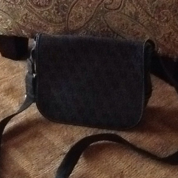 Dooney and Burke crossover bag