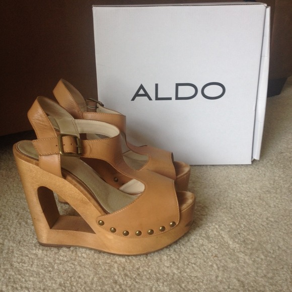 ALDO Shoes - Aldo "Baraby" Cognac Cut Out Wedge Gen Leather Sz9