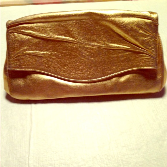 Gold clutch
