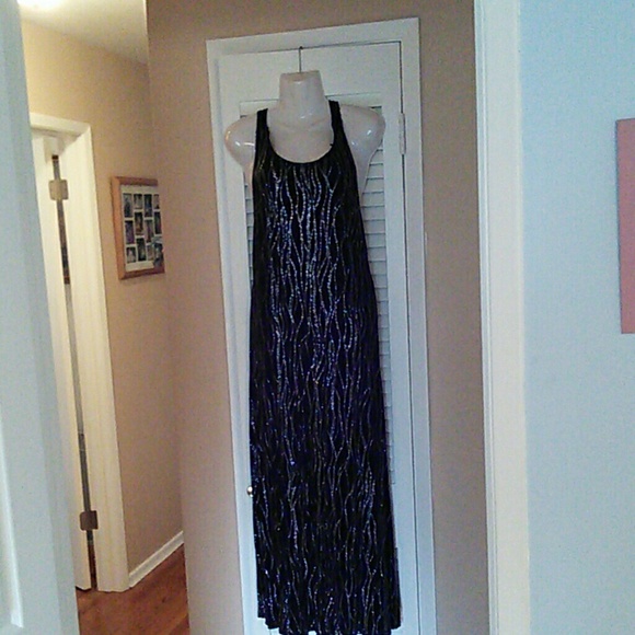 Dress - Picture 3 of 3