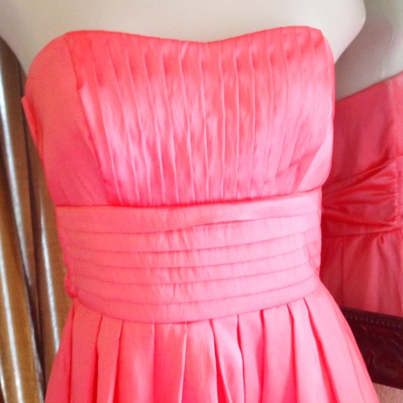 π₯ Coral/ Fuchsia Petal Layered Dressπ₯ - Picture 2 of 4