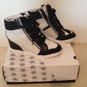 Rock & republic sneaker wedge- RR Kyler multi