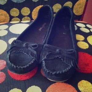 Super Cute black suede Minnetonka Moccasins Sz 9