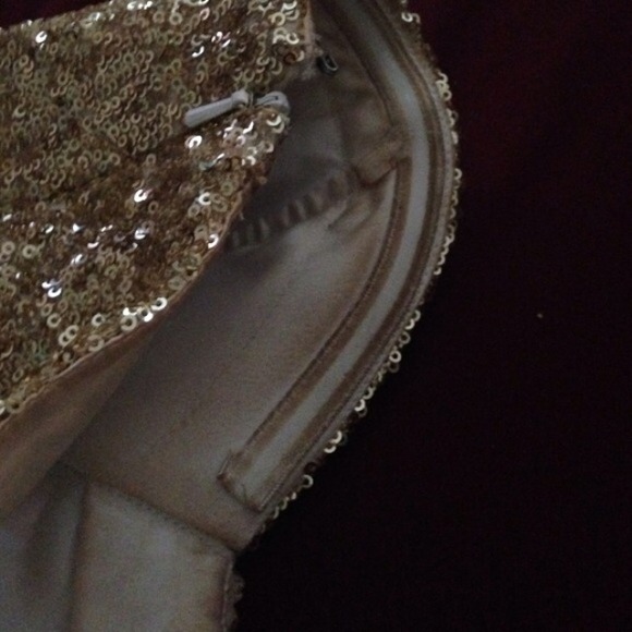 Gold and white dress! - Picture 4 of 4