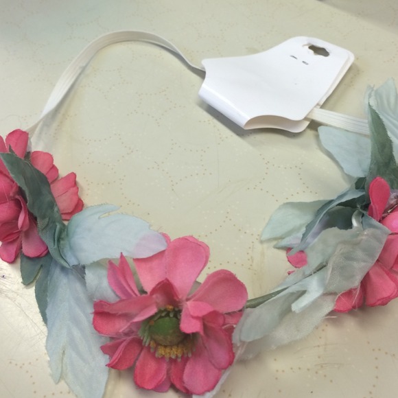 NWT Flower head band - Picture 2 of 3