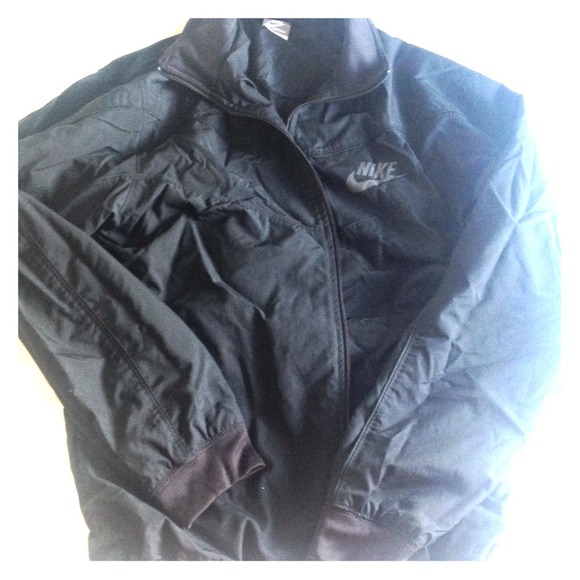 😍NIKE WINDBREAKER😍