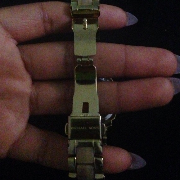 Michael Kors watch for sale $ - Picture 3 of 4