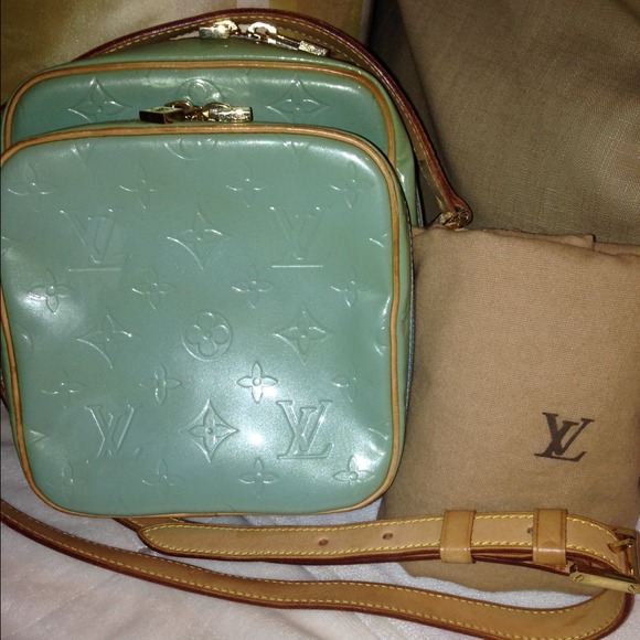 Louis Vuitton Handbags - ♍️HP♍️💯%Authentic Louis Vuitton Vernis Wooster