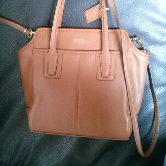 SOLD..COACH cognac handbag - Picture 2 of 4