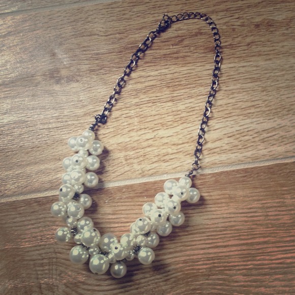 LOFT Babble Pearl Necklace