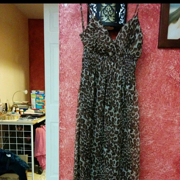 Floor length leopard  print dress - Picture 2 of 2