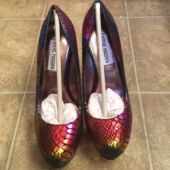 **SOLD IN BUNDLE**Multi color Steve Madden heels - Picture 2 of 3