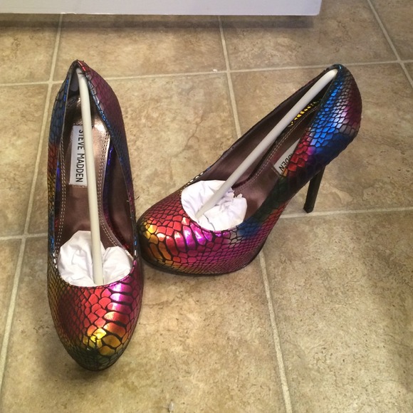 **SOLD IN BUNDLE**Multi color Steve Madden heels - Picture 3 of 3