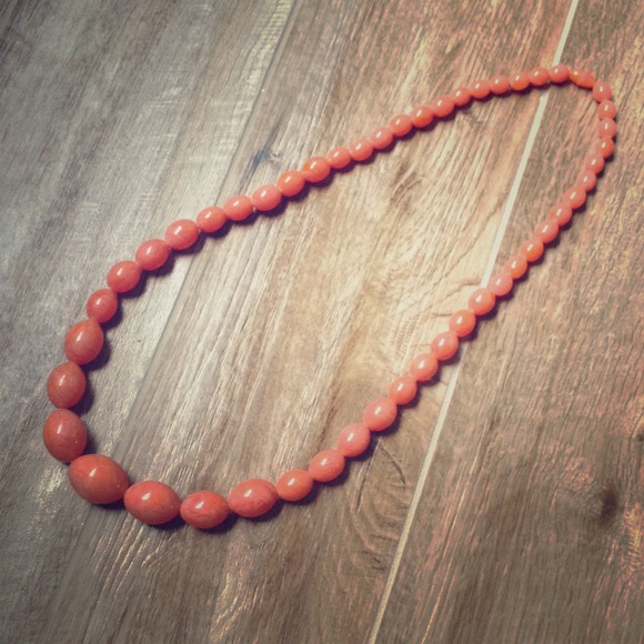 Vintage coral bead necklace