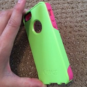 Brand new pink/green OtterBox iPhone 5/5s case