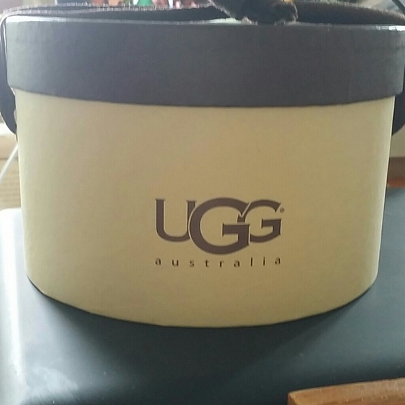 Ugg box